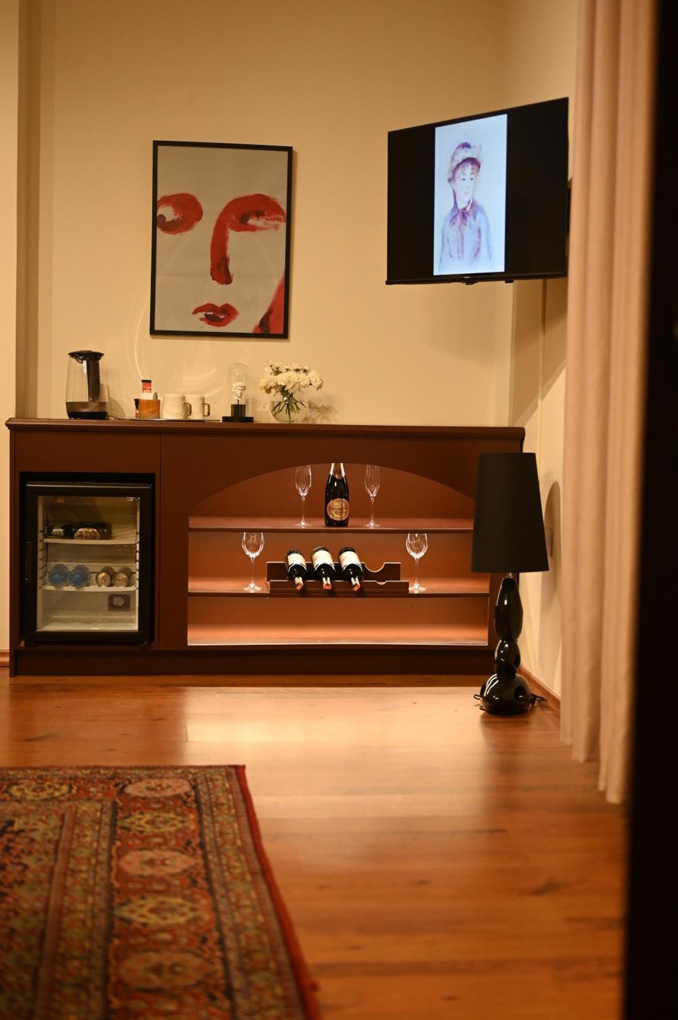 Niche Boutique Hotell 4*